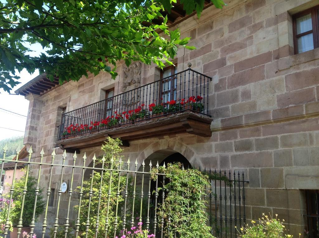 Casona De La Salceda Guest House Treceno ภายนอก รูปภาพ
