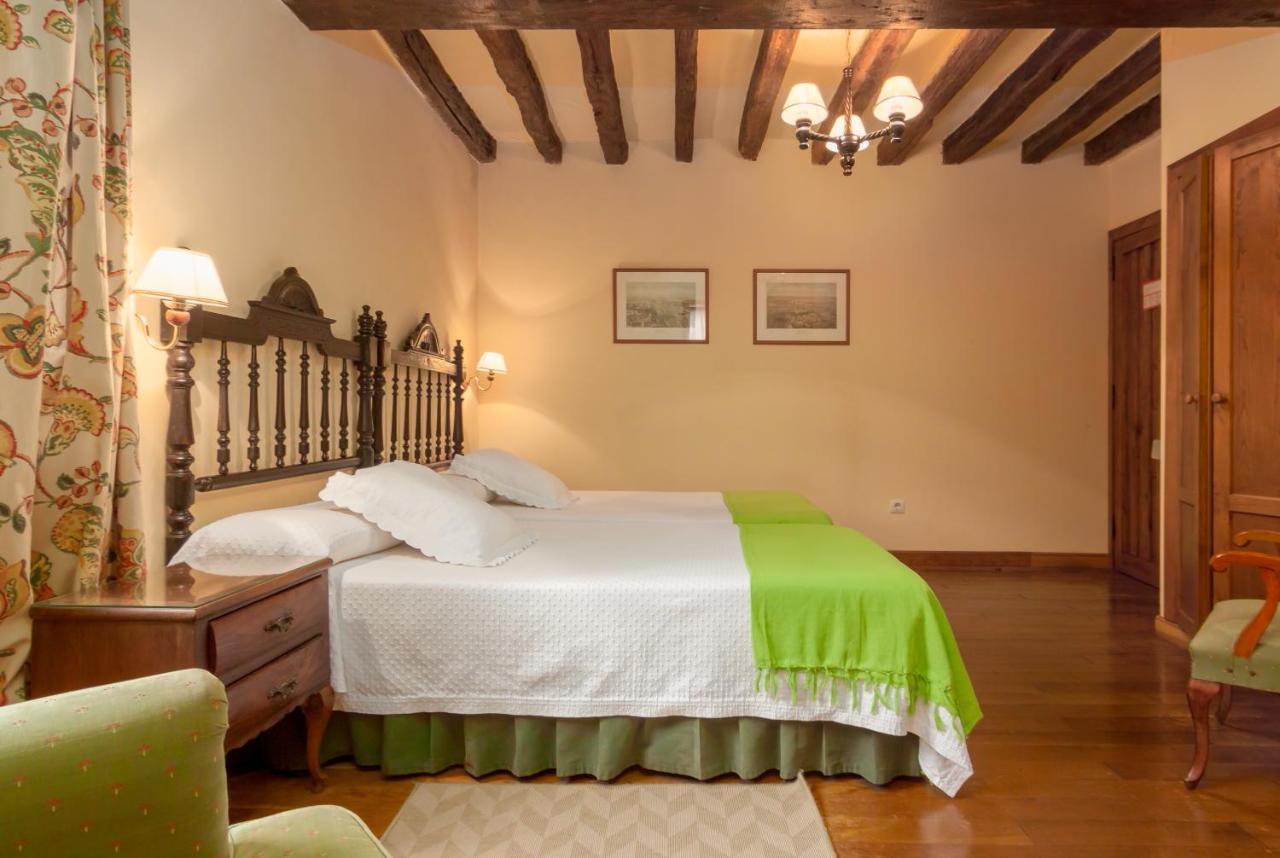 Casona De La Salceda Guest House Treceno ภายนอก รูปภาพ
